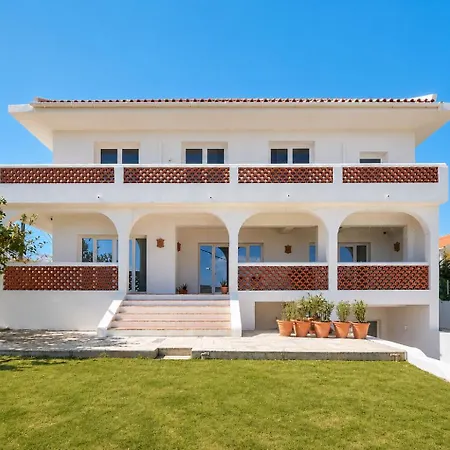 Casa Branca - Caparica Hostel